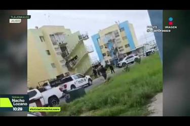 Agentes federales y municipales desataron un enfrentamiento en #Tlajomulco, #Jalisco, tras intentar ejecutar una orden de aprehensión. El operativo dejó a un sospechoso abatido, un agente herido y la captura de otro agresor que intentó esconderse en un inmueble.
#NoticiasConNachoLozano
#NoticiasImagen
¡Como nadie en la noche! #ImagenNoticias con Nacho Lozano de lunes a viernes a las 10:30 pm en el 3.1 #ImagenTelevisión.
Visita nuestro sitio Web: http://bit.ly/2nT2Wz5
Síguenos en nuestras redes:
Instagram: @imagentvnoticias
Tiktok: @imagennoticias
X: @ImagenNoticias_
Facebook: https://www.facebook.com/ImagenTVNoticias/
Aquí encontrarás la mejor información nacional e internacional de Imagen Noticias con Francisco Zea, Paola Rojas, Crystal Mendivil y Nacho Lozano.