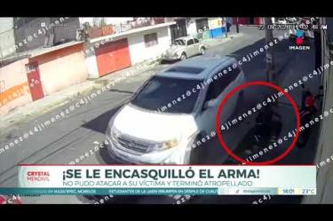 El hombre buscaba asesinar a un comerciante, pero no lo logró. La víctima, al darse cuenta del ataque, arrastró al sicario con su camioneta.