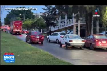 Un percance vehicular entre dos automóviles particulares sobre el cruce de Anillo #PeriféricoNorte y Avenida Industria Textil mantiene colapsada la salida de fraccionamientos de la zona industrial #ZapopanNorte, afectando vialidades como Camino a Bosque de San Isidro desde Río Blanco.
#NoticiasImagen
Síguenos en nuestras redes:
Instagram: https://www.instagram.com/imagentvgdl/
TikTok: https://www.tiktok.com/@imagennoticias
Twitter: https://twitter.com/ImagenTVGDL
Facebook: https://www.facebook.com/ImagenTVGDL/
Visita nuestro sitio Web: https://www.imagentv.com/guadalajara
Mantente siempre informado con las noticias sobre los acontecimientos más importantes a nivel nacional con Erick Breguer.
¡Déjanos tus comentarios, da like, comparte y suscríbete!