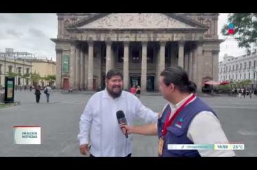 El tenor tapatío Ezequiel Ojeda continúa sorprendiendo a peatones y automovilistas en #Guadalajara mediante su proyecto "Ópera Ambulante", con el cual interpreta piezas líricas en el espacio público rompiendo la rutina cotidiana de la ciudad.
#NoticiasImagen
Síguenos en nuestras redes:
Instagram: https://www.instagram.com/imagentvgdl/
TikTok: https://www.tiktok.com/@imagennoticias
Twitter: https://twitter.com/ImagenTVGDL
Facebook: https://www.facebook.com/ImagenTVGDL/
Visita nuestro sitio Web: https://www.imagentv.com/guadalajara
Mantente siempre informado con las noticias sobre los acontecimientos más importantes a nivel nacional con Carolina Martínez.
¡Déjanos tus comentarios, da like, comparte y suscríbete!