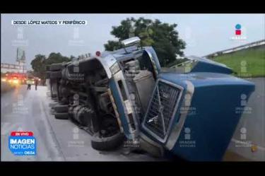 Un tráiler cargado con varias toneladas de costales de cal volcó sobre Av. López Mateos al ingreso del paso a desnivel que conecta con #PeriféricoSur hacia el poniente. Pese a lo aparatoso del percance, no se registraron personas lesionadas; sin embargo, el paso a desnivel fue cerrado por completo para realizar las obras de trasvase de la mercancía y el retiro de la unidad.

#NoticiasImagen

Síguenos en nuestras redes:

Instagram: https://www.instagram.com/imagentvgdl/
TikTok: https://www.tiktok.com/@imagennoticias
Twitter: https://twitter.com/ImagenTVGDL
Facebook: https://www.facebook.com/ImagenTVGDL/
Visita nuestro sitio Web: https://www.imagentv.com/guadalajara

Mantente siempre informado con las noticias sobre los acontecimientos más importantes a nivel nacional con Erick Breguer.

¡Déjanos tus comentarios, da like, comparte y suscríbete!