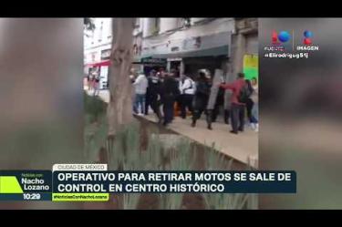 Un operativo para retirar motocicletas mal estacionadas en Madero y Motolinia, en el Centro Histórico de la #CDMX, derivó en una riña donde resultaron heridos tres efectivos. La policía detuvo a siete hombres de entre 21 y 29 años, señalados como los presuntos responsables, quienes fueron presentados ante el Ministerio Público.
#NoticiasConNachoLozano
#NoticiasImagen
¡Como nadie en la noche! #ImagenNoticias con Nacho Lozano de lunes a viernes a las 10:30 pm en el 3.1 #ImagenTelevisión.
Visita nuestro sitio Web: http://bit.ly/2nT2Wz5
Síguenos en nuestras redes:
Instagram: @imagentvnoticias
Tiktok: @imagennoticias
X: @ImagenNoticias_
Facebook: https://www.facebook.com/ImagenTVNoticias/
Aquí encontrarás la mejor información nacional e internacional de Imagen Noticias con Francisco Zea, Paola Rojas, Crystal Mendivil y Nacho Lozano.