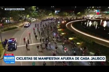 Un grupo de entre 100 y 150 ciclistas se movilizó durante la madrugada desde Av. López Mateos hasta las afueras de #CasaJalisco para protestar por la mala calidad del agua que afecta a la Zona Metropolitana de #Guadalajara.
#NoticiasImagen
Síguenos en nuestras redes:
Instagram: https://www.instagram.com/imagentvgdl/
TikTok: https://www.tiktok.com/@imagennoticias
Twitter: https://twitter.com/ImagenTVGDL
Facebook: https://www.facebook.com/ImagenTVGDL/
Visita nuestro sitio Web: https://www.imagentv.com/guadalajara
Mantente siempre informado con las noticias sobre los acontecimientos más importantes a nivel nacional con Erick Breguer.
¡Déjanos tus comentarios, da like, comparte y suscríbete!