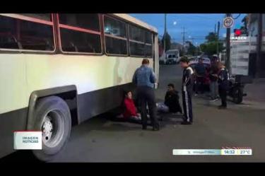 Dos motociclistas se impactaron contra el costado de un camión de transporte de pasajeros durante las primeras horas de la mañana en el cruce de Av. Acueducto y San Marcos, en la Col. Santa Margarita de #Zapopan.
#NoticiasImagen
Síguenos en nuestras redes:
Instagram: https://www.instagram.com/imagentvgdl/
TikTok: https://www.tiktok.com/@imagennoticias
Twitter: https://twitter.com/ImagenTVGDL
Facebook: https://www.facebook.com/ImagenTVGDL/
Visita nuestro sitio Web: https://www.imagentv.com/guadalajara
Mantente siempre informado con las noticias sobre los acontecimientos más importantes a nivel nacional con Carolina Martínez.
¡Déjanos tus comentarios, da like, comparte y suscríbete!