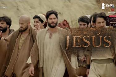 Jesús recuerda a sus seguidores la importancia de pedir, buscar y llamar con confianza, porque la oración también es una forma de acercarnos a Dios.