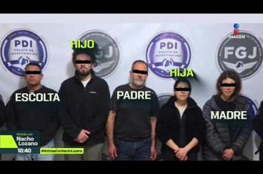 Una familia del #Edomex creó una sofisticada red criminal que clonaba con Inteligencia Artificial voces de políticos de alto nivel para extorsionar a funcionarios, servidores públicos y empresarios. Así operaban: 

#NoticiasConNachoLozano
#NoticiasImagen 

¡Como nadie en la noche! #ImagenNoticias con Nacho Lozano de lunes a viernes a las 10:30 pm en el 3.1 #ImagenTelevisión. 

Visita nuestro sitio Web: http://bit.ly/2nT2Wz5 

Síguenos en nuestras redes: 
Instagram: @imagentvnoticias 
Tiktok: @imagennoticias 
X: @ImagenNoticias_ 
Facebook: https://www.facebook.com/ImagenTVNoticias/ 

Aquí encontrarás la mejor información nacional e internacional de Imagen Noticias con Francisco Zea, Paola Rojas, Crystal Mendivil y Nacho Lozano.