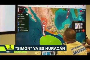 Jalisco se prepara ante la posible llegada de la tormenta tropical Simón, que podría intensificarse a huracán categoría 1. Despliegan 200 elementos, evacúan en Cihuatlán y suspenden clases en 22 municipios.