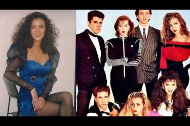 Edith Márquez rompió el silencio al expresar su total solidaridad con sus excompañeros de Timbiriche tras las intensas controversias surgidas por el gran estreno de la bioserie, abriendo su corazón ante las cámaras para externarles su cariño incondicional y recordar los imborrables momentos de nostalgia que compartieron durante su época dorada en la agrupación.
#DePrimeraManoTV
No te pierdas lo mejor del espectáculo de lunes a viernes De Primera Mano a las 3 p.m. con Gustavo Adolfo Infante, Addis Tuñón, Érika González y Lalo Carrillo por Imagen Televisión.
Visita también nuestra página: www.imagentv.com
▶️Programas completos: https://www.youtube.com/playlist?list=PLYnzMSw5fD7QoZlVNdIIdKqNpah_LS1R0
▶️Recopilación Especiales: https://www.youtube.com/playlist?list=PLYnzMSw5fD7RNZbEDMZ5q0349p-yeUEqm
▶️ Invitados De Primera Mano: https://www.youtube.com/playlist?list=PLYnzMSw5fD7QR3p02rRedi-ZorW3R2NZy
Síguenos en:
TikTok: https://www.tiktok.com/@deprimeramanoitv
Instagram: https://www.instagram.com/deprimeramanoitv/
Facebook: https://www.facebook.com/DePrimeraManoImagenTV
X: https://twitter.com/deprimeramano
O en las redes de Imagen Televisión
Facebook: https://www.facebook.com/ImagenTVMex
Twitter: https://twitter.com/ImagenTVMex
Instagram: https://www.instagram.com/imagentvmex/
TikTok: https://www.tiktok.com/@imagentv