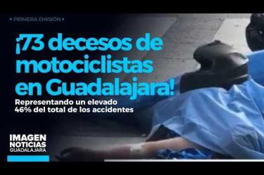 Durante el primer semestre de 2026 se registraron 73 decesos de motociclistas en el Área Metropolitana de #Guadalajara, representando un elevado 46% del total de muertes por accidentes viales en la ciudad. En este contexto, un conductor de motocicleta que prestaba servicio por aplicación falleció y su pasajero resultó gravemente herido al ser embestidos por un vehículo que se dio a la fuga en la intersección de Av. Vallarta y Yaquis, en la Col. Vallarta Norte.
#NoticiasImagen
Síguenos en nuestras redes:
Instagram: https://www.instagram.com/imagentvgdl/
TikTok: https://www.tiktok.com/@imagennoticias
Twitter: https://twitter.com/ImagenTVGDL
Facebook: https://www.facebook.com/ImagenTVGDL/
Visita nuestro sitio Web: https://www.imagentv.com/guadalajara
Mantente siempre informado con las noticias sobre los acontecimientos más importantes a nivel nacional con Erick Breguer.
¡Déjanos tus comentarios, da like, comparte y suscríbete!