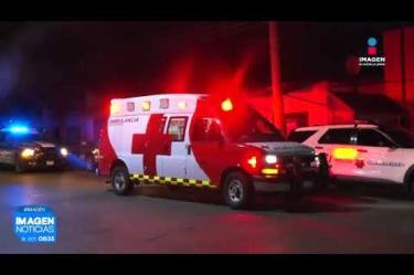 Elementos de la Policía de #Guadalajara localizaron el cuerpo sin vida de un hombre en situación de calle en el cruce de las calles Francisco Sarabia y Esteban A. la Torre, en las inmediaciones del Mercado Felipe Ángeles.
#NoticiasImagen
Síguenos en nuestras redes:
Instagram: https://www.instagram.com/imagentvgdl/
TikTok: https://www.tiktok.com/@imagennoticias
Twitter: https://twitter.com/ImagenTVGDL
Facebook: https://www.facebook.com/ImagenTVGDL/
Visita nuestro sitio Web: https://www.imagentv.com/guadalajara
Mantente siempre informado con las noticias sobre los acontecimientos más importantes a nivel nacional con Erick Breguer.
¡Déjanos tus comentarios, da like, comparte y suscríbete!