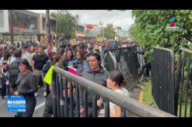 El gobernador de #Jalisco, #PabloLemus, reconoció públicamente que el operativo de contención desplegado frente a #CasaJalisco durante la protesta por el agua y contra la privatización del servicio se salió de control y registró un uso excesivo de la fuerza.
#NoticiasImagen
Síguenos en nuestras redes:
Instagram: https://www.instagram.com/imagentvgdl/
TikTok: https://www.tiktok.com/@imagennoticias
Twitter: https://twitter.com/ImagenTVGDL
Facebook: https://www.facebook.com/ImagenTVGDL/
Visita nuestro sitio Web: https://www.imagentv.com/guadalajara
Mantente siempre informado con las noticias sobre los acontecimientos más importantes a nivel nacional con Erick Breguer.
¡Déjanos tus comentarios, da like, comparte y suscríbete!