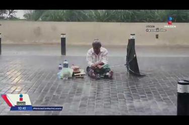 Ni el sol ni la lluvia evitaron que Josefina Ramos, una mujer de la tercera edad, se sentara frente al Palacio de Gobierno de #Mérida, en #Yucatán, porque dice que no ha recibido agua en su casa en dos años. Asegura que no se irá hasta que la atiendan.
#NoticiasConNachoLozano
#NoticiasImagen
¡Como nadie en la noche! #ImagenNoticias con Nacho Lozano de lunes a viernes a las 10:30 pm en el 3.1 #ImagenTelevisión.
Visita nuestro sitio Web: http://bit.ly/2nT2Wz5
Síguenos en nuestras redes:
Instagram: @imagentvnoticias
Tiktok: @imagennoticias
X: @ImagenNoticias_
Facebook: https://www.facebook.com/ImagenTVNoticias/
Aquí encontrarás la mejor información nacional e internacional de Imagen Noticias con Francisco Zea, Paola Rojas, Crystal Mendivil y Nacho Lozano.