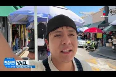 La difusión de un video que exhibe un asalto perpetrado en cuestión de segundos en el Centro de #Zapopan encendió las alarmas entre comerciantes, vecinos y visitantes de la zona. En las imágenes se observa el momento en que un sujeto despoja de sus pertenencias a un peatón para posteriormente huir a bordo de una motocicleta junto a un cómplice.