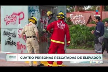 Cuatro mujeres quedaron atrapadas dentro de un elevador en el acceso de la estación Juárez del #TrenLigero, en la intersección de Calzada del Federalismo y Av. Juárez, en la zona centro de #Guadalajara.

#NoticiasImagen

Síguenos en nuestras redes:

Instagram: https://www.instagram.com/imagentvgdl/
TikTok: https://www.tiktok.com/@imagennoticias
Twitter: https://twitter.com/ImagenTVGDL
Facebook: https://www.facebook.com/ImagenTVGDL/
Visita nuestro sitio Web: https://www.imagentv.com/guadalajara

Mantente siempre informado con las noticias sobre los acontecimientos más importantes a nivel nacional con Carolina Martínez.

¡Déjanos tus comentarios, da like, comparte y suscríbete!