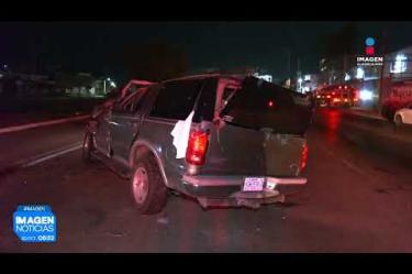 Una camioneta volcó y quedó destrozada tras estrellarse contra un árbol en el cruce de Periférico Oriente y la Av. Malecón, en los límites de #Guadalajara y #Tonalá. Pese a la severidad del impacto y las labores de rescate movilizadas tras el reporte, los cuerpos de emergencia y autoridades no encontraron a ningún ocupante en el sitio.

#NoticiasImagen

Síguenos en nuestras redes:

Instagram: https://www.instagram.com/imagentvgdl/
TikTok: https://www.tiktok.com/@imagennoticias
Twitter: https://twitter.com/ImagenTVGDL
Facebook: https://www.facebook.com/ImagenTVGDL/
Visita nuestro sitio Web: https://www.imagentv.com/guadalajara

Mantente siempre informado con las noticias sobre los acontecimientos más importantes a nivel nacional con Erick Breguer.

¡Déjanos tus comentarios, da like, comparte y suscríbete!