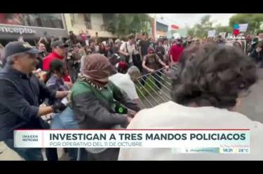 El secretario de Seguridad Pública del Estado de #Jalisco, Juan Pablo Hernández, informó en rueda de prensa que entre los 17 elementos separados de su cargo por los hechos ocurridos en la manifestación del pasado 11 de octubre se encuentran tres mandos de la corporación.
#NoticiasImagen
Síguenos en nuestras redes:
Instagram: https://www.instagram.com/imagentvgdl/
TikTok: https://www.tiktok.com/@imagennoticias
Twitter: https://twitter.com/ImagenTVGDL
Facebook: https://www.facebook.com/ImagenTVGDL/
Visita nuestro sitio Web: https://www.imagentv.com/guadalajara
Mantente siempre informado con las noticias sobre los acontecimientos más importantes a nivel nacional con Carolina Martínez.
¡Déjanos tus comentarios, da like, comparte y suscríbete!