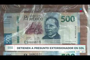 Un hombre de 39 años, identificado como Víctor “N”, fue detenido por la Policía de #Guadalajara tras presuntamente extorsionar y amenazar con una guadaña a un comerciante en el Centro Histórico.
#NoticiasImagen
Síguenos en nuestras redes:
Instagram: https://www.instagram.com/imagentvgdl/
TikTok: https://www.tiktok.com/@imagennoticias
Twitter: https://twitter.com/ImagenTVGDL
Facebook: https://www.facebook.com/ImagenTVGDL/
Visita nuestro sitio Web: https://www.imagentv.com/guadalajara
Mantente siempre informado con las noticias sobre los acontecimientos más importantes a nivel nacional con Carolina Martínez.
¡Déjanos tus comentarios, da like, comparte y suscríbete!