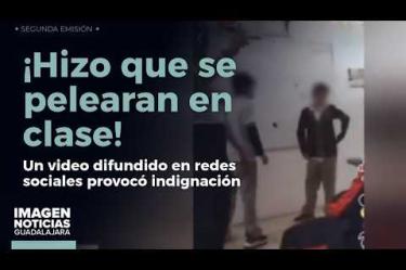Un video difundido en redes sociales provocó indignación al mostrar cómo se alentaba una pelea entre dos estudiantes dentro de un aula en la Secundaria Técnica 140, ubicada en la Col. Parques del Auditorio, en #Zapopan.
#NoticiasImagen
Síguenos en nuestras redes:
Instagram: https://www.instagram.com/imagentvgdl/
TikTok: https://www.tiktok.com/@imagennoticias
Twitter: https://twitter.com/ImagenTVGDL
Facebook: https://www.facebook.com/ImagenTVGDL/
Visita nuestro sitio Web: https://www.imagentv.com/guadalajara
Mantente siempre informado con las noticias sobre los acontecimientos más importantes a nivel nacional con Carolina Martínez.
¡Déjanos tus comentarios, da like, comparte y suscríbete!