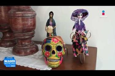 Efraín Franco, investigador de estética y cultura mexicana de la Universidad de #Guadalajara, advirtió que la conmemoración del #DíaDeMuertos ha comenzado a perder su sentido original de memoria e identidad para convertirse paulatinamente en una celebración festiva y de disfraces ligada a influencias como Halloween.
#NoticiasImagen
Síguenos en nuestras redes:
Instagram: https://www.instagram.com/imagentvgdl/
TikTok: https://www.tiktok.com/@imagennoticias
Twitter: https://twitter.com/ImagenTVGDL
Facebook: https://www.facebook.com/ImagenTVGDL/
Visita nuestro sitio Web: https://www.imagentv.com/guadalajara
Mantente siempre informado con las noticias sobre los acontecimientos más importantes a nivel nacional con Erick Breguer.
¡Déjanos tus comentarios, da like, comparte y suscríbete!