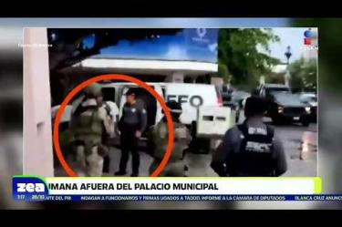 Una cabeza humana fue localizada a las afueras del palacio municipal de #Mazatlán, #Sinaloa, el hallazgo provocó un fuerte operativo de seguridad en el lugar también fue encontrada una cartulina con un mensaje.
#NoticiasImagen #LoDijoZea #ImagenNoticias
Visita nuestro sitio web: http://www.imagentv.com
No te pierdas Imagen Noticias con Francisco Zea de lunes a viernes en punto de las 6:30 am por Imagen Televisión.
TikTok: https://www.tiktok.com/@imagennoticias
Instagram Imagen Noticias con Francisco Zea: https://www.instagram.com/imagenzea
Instagram: https://www.instagram.com/imagentvnoticias/
X Imagen Noticias con Francisco Zea: https://x.com/imagenZea
X Noticias: https://twitter.com/ImagenNoticias_
X Televisión: https://twitter.com/ImagenTVMex
Facebook Imagen Noticias con Francisco Zea: https://www.facebook.com/ImagenZea/
Facebook: https://www.facebook.com/ImagenTVNoticias
Aquí encontrarás la mejor información nacional e internacional de Imagen Noticias con Francisco Zea, Nacho Lozano, Crystal Mendivil, Enrique Sánchez y Paola Rojas.