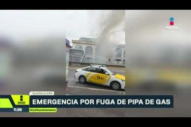 Una falla mecánica habría provocado una gran nube de humo en un camión repartidor de gas LP en Guadalajara. La situación movilizó a bomberos ante el temor de un incendio o una fuga.