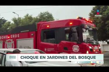 Un fuerte choque entre dos vehículos particulares dejó a una joven lesionada y cuantiosos daños materiales en el cruce de las avenidas Agustín Yáñez y De los Arcos, en la Col. Jardines del Bosque de #Guadalajara.

#NoticiasImagen

Síguenos en nuestras redes:

Instagram: https://www.instagram.com/imagentvgdl/
TikTok: https://www.tiktok.com/@imagennoticias
Twitter: https://twitter.com/ImagenTVGDL
Facebook: https://www.facebook.com/ImagenTVGDL/
Visita nuestro sitio Web: https://www.imagentv.com/guadalajara

Mantente siempre informado con las noticias sobre los acontecimientos más importantes a nivel nacional con Carolina Martínez.

¡Déjanos tus comentarios, da like, comparte y suscríbete!