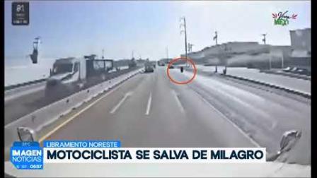 Un motociclista casi es arrollado luego de derrapar en el Libramiento Noreste. 

No te pierdas Imagen Noticias Monterrey con Brenda Cavazos de lunes a viernes por Imagen Televisión Monterrey.

Síguenos en nuestras redes
Instagram: https://www.instagram.com/imagentvmonterrey/
Twitter: https://twitter.com/ImagenTVMTY
Facebook: https://www.facebook.com/ImagenTVMTY/

Mantente siempre informado con las noticias sobre los acontecimientos más importantes a nivel nacional con Claudia Ovalle y Brenda Cavazos.


¡Dale like y suscríbete!